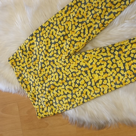 LulaRoe Floral ๐ผ O/S Leggings-#1437 - Picture 4 of 11